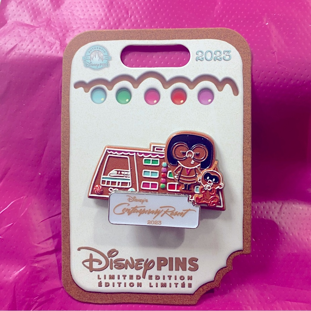 NWT 2023 Disney Parks Christmas Gingerbread Contemporary Resort LE Pin Edna Mode